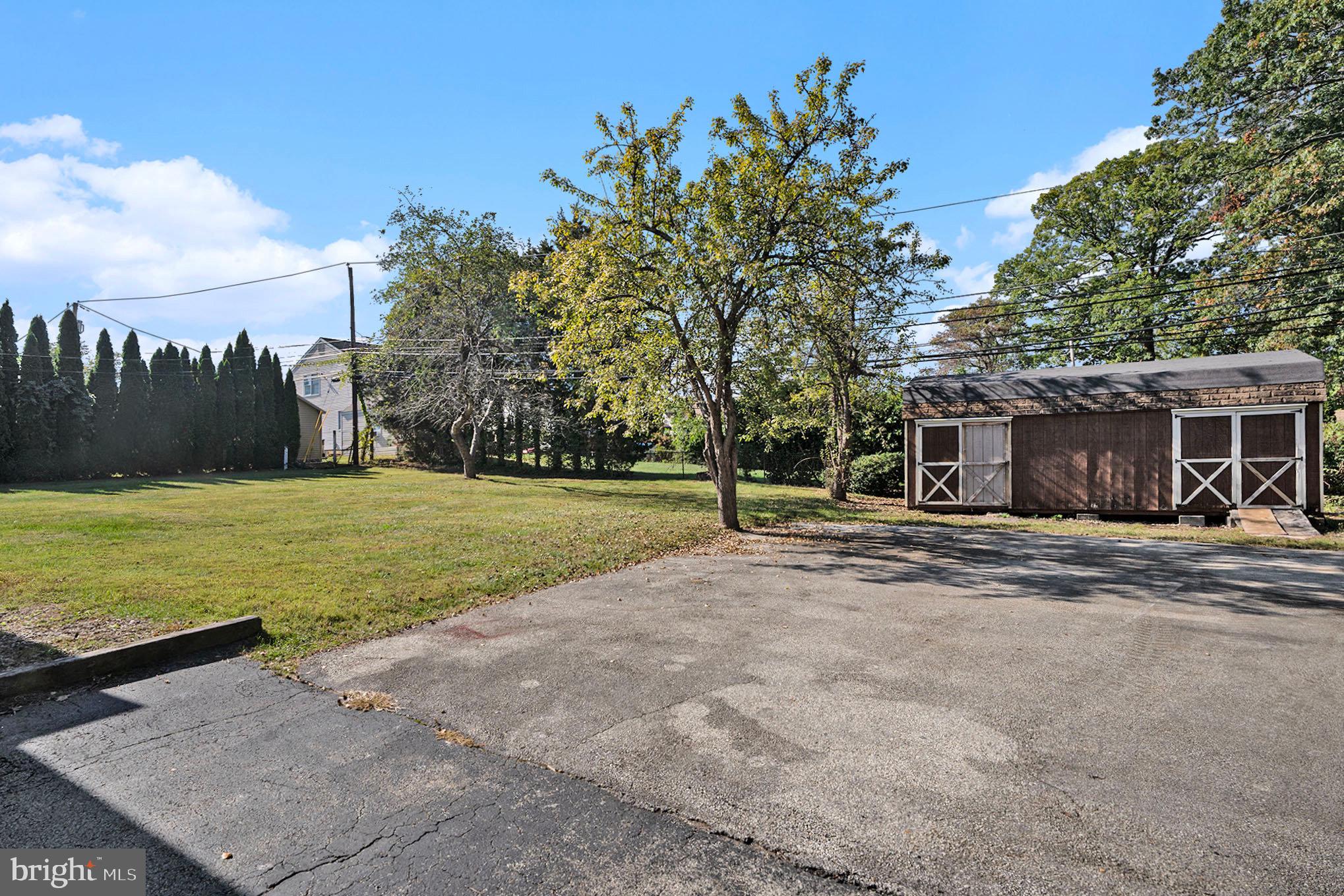 NEWTOWN SQ - Residential