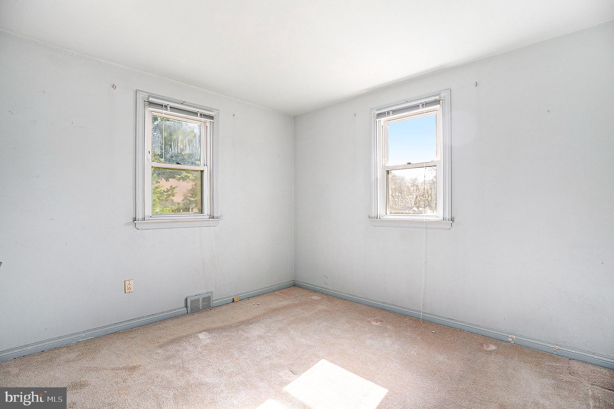 NEWTOWN SQ - Residential