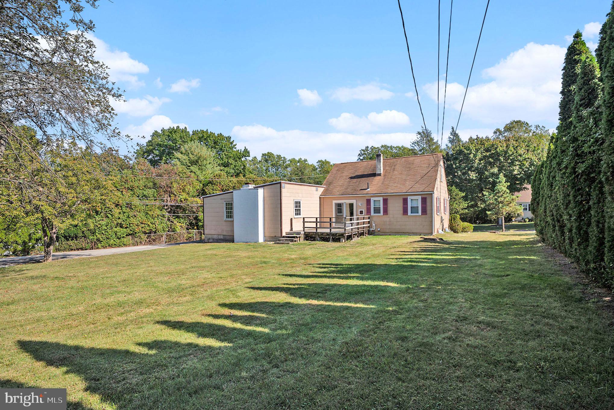 NEWTOWN SQ - Residential