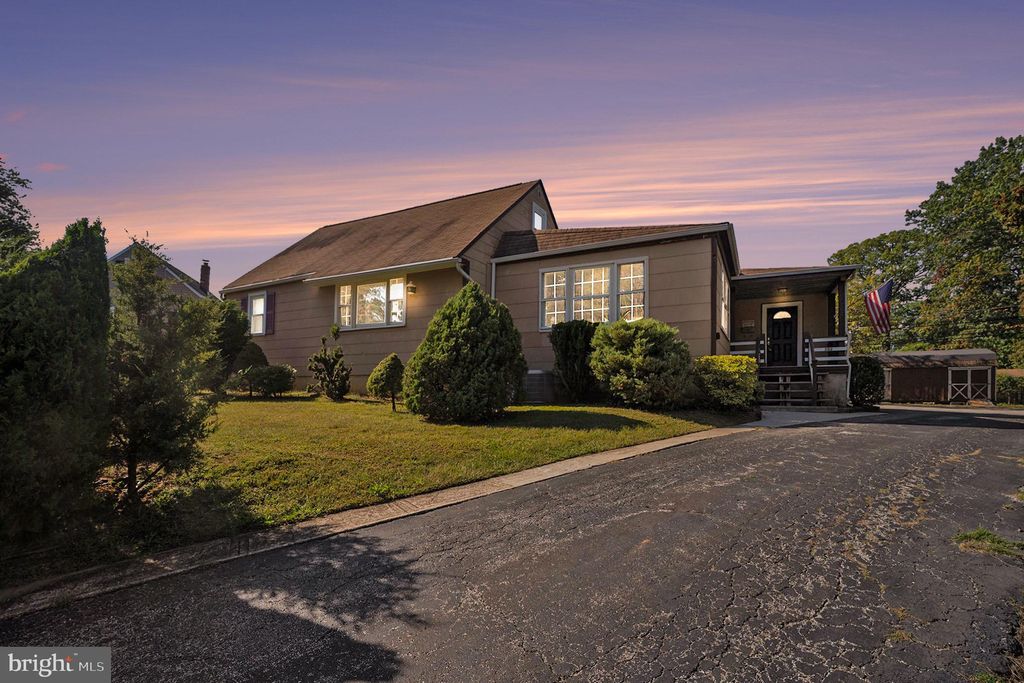 Photo of 202 Barren Road, NEWTOWN SQUARE, PA 19073 (MLS # PADE2101404)