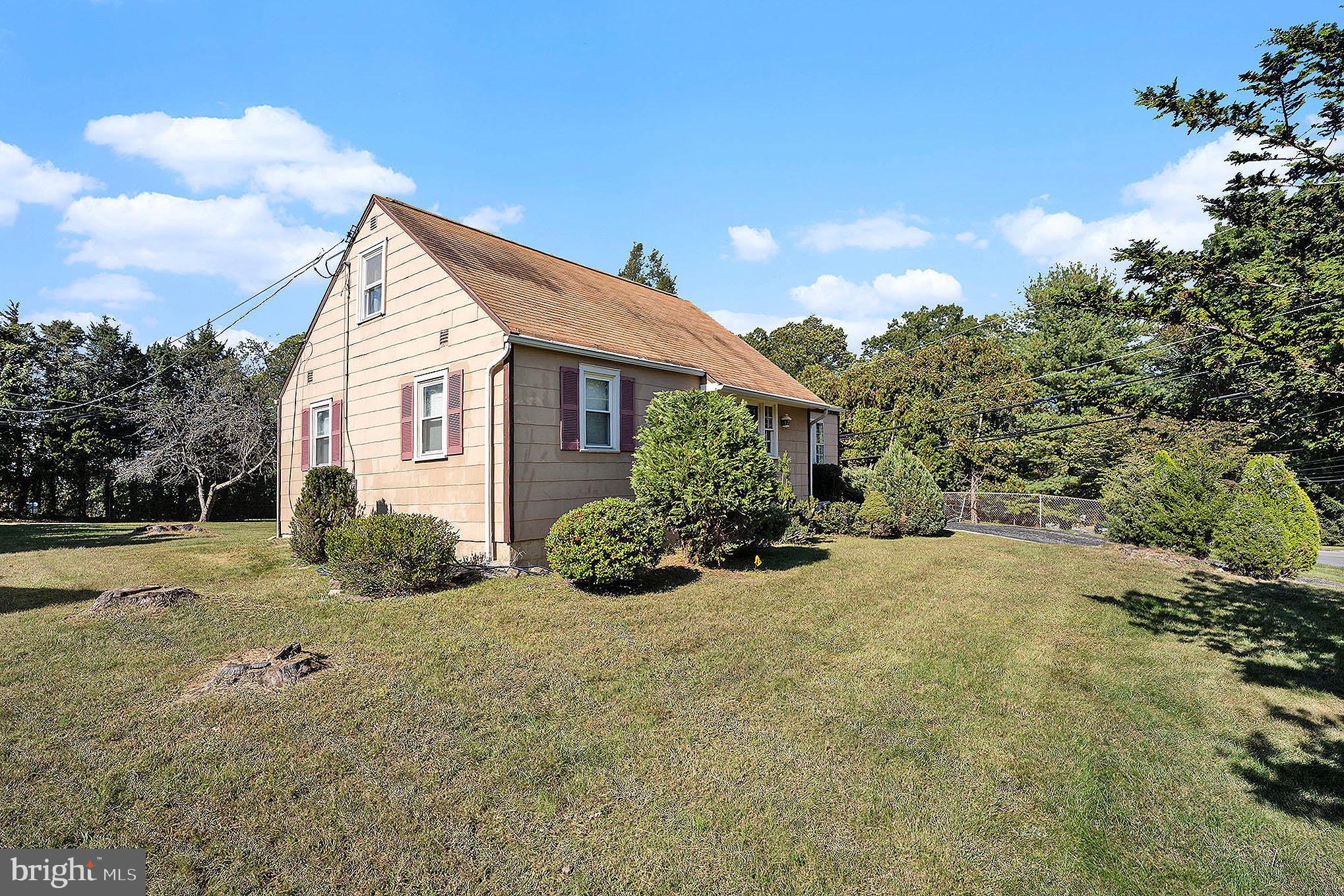 NEWTOWN SQ - Residential