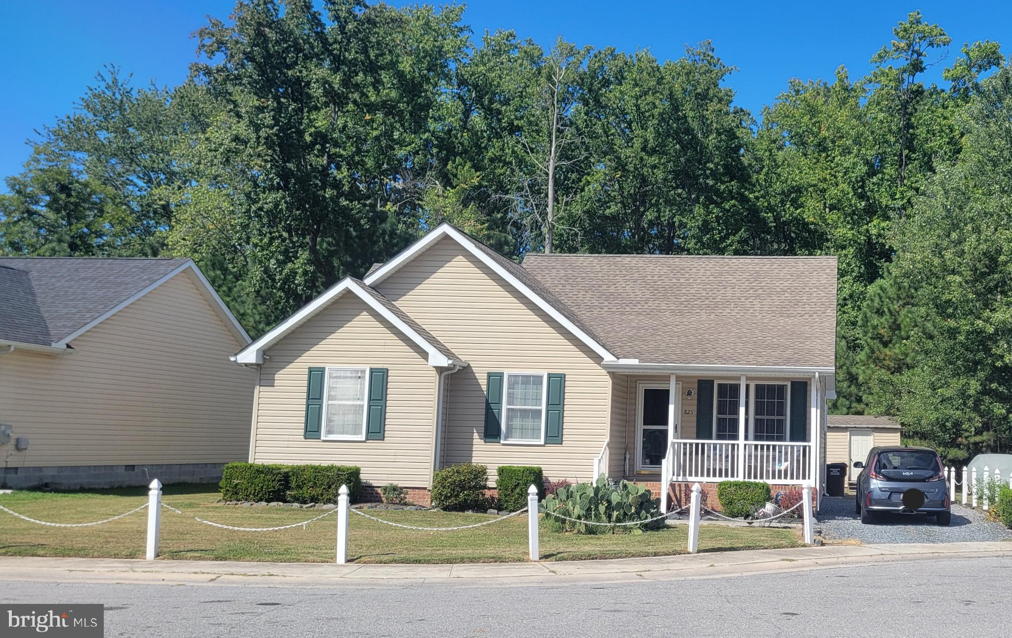 825 AMES COURT