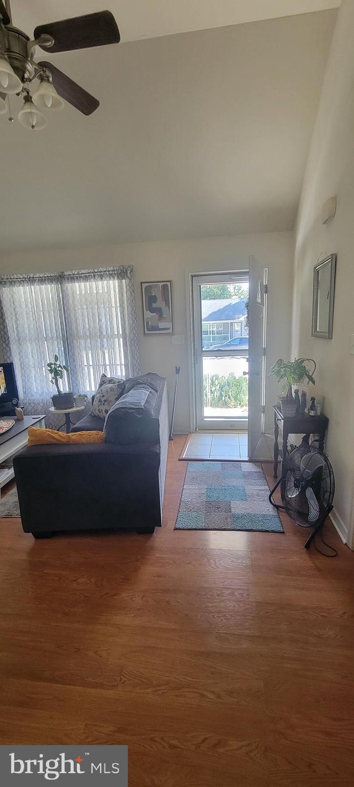 AMES COURT - Residential