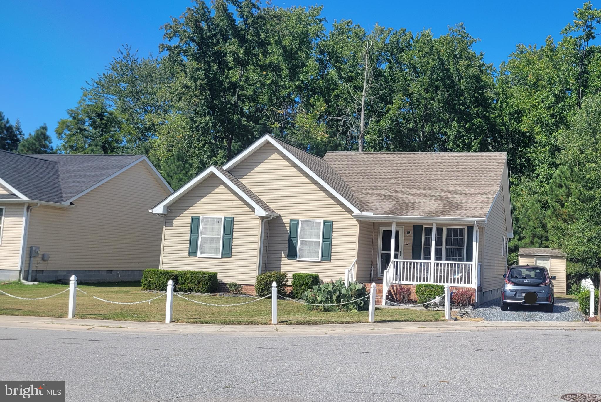 825 AMES COURT