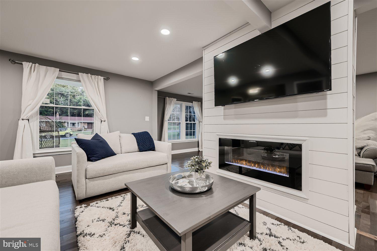 NOB HILL - Residential