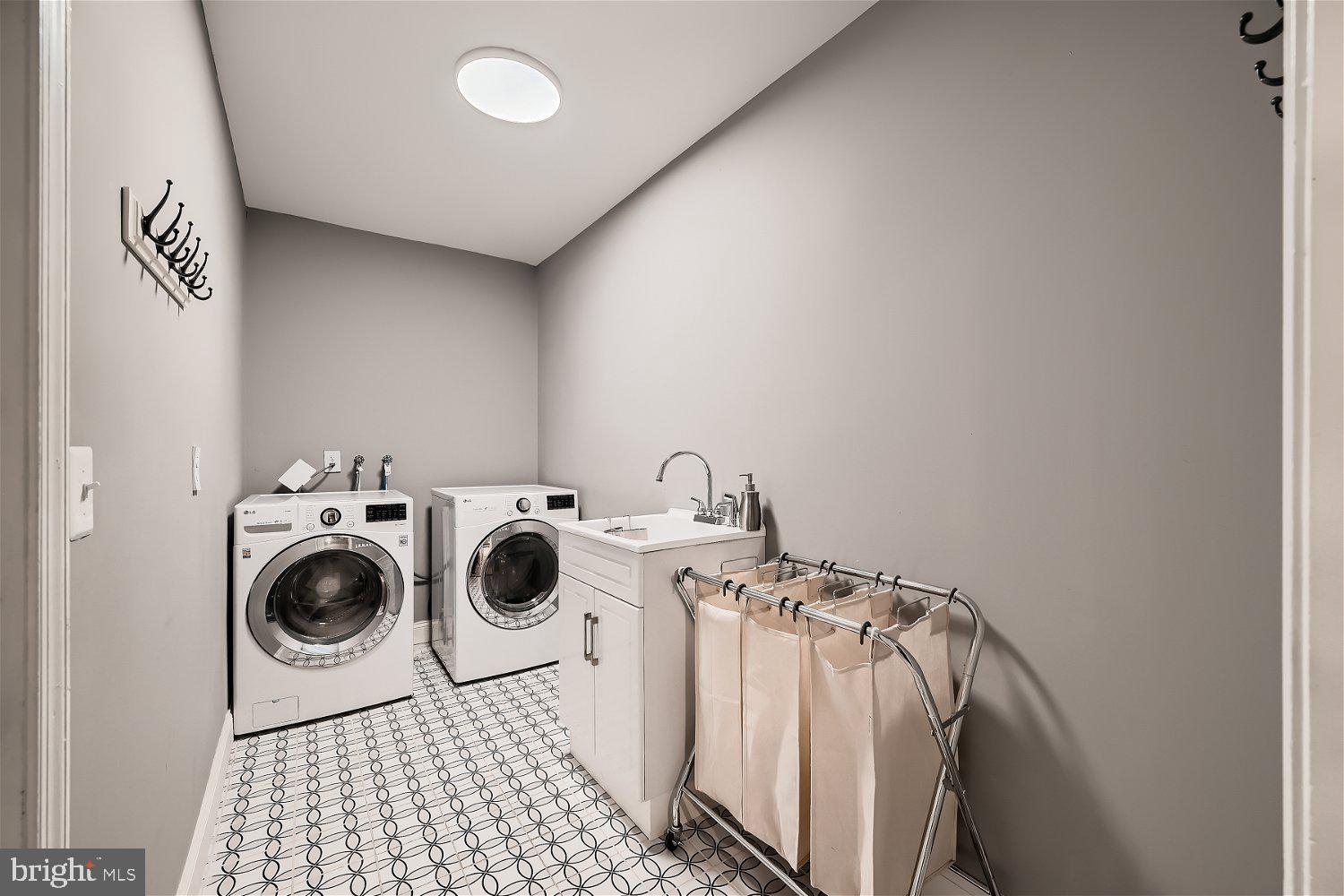 NOB HILL - Residential