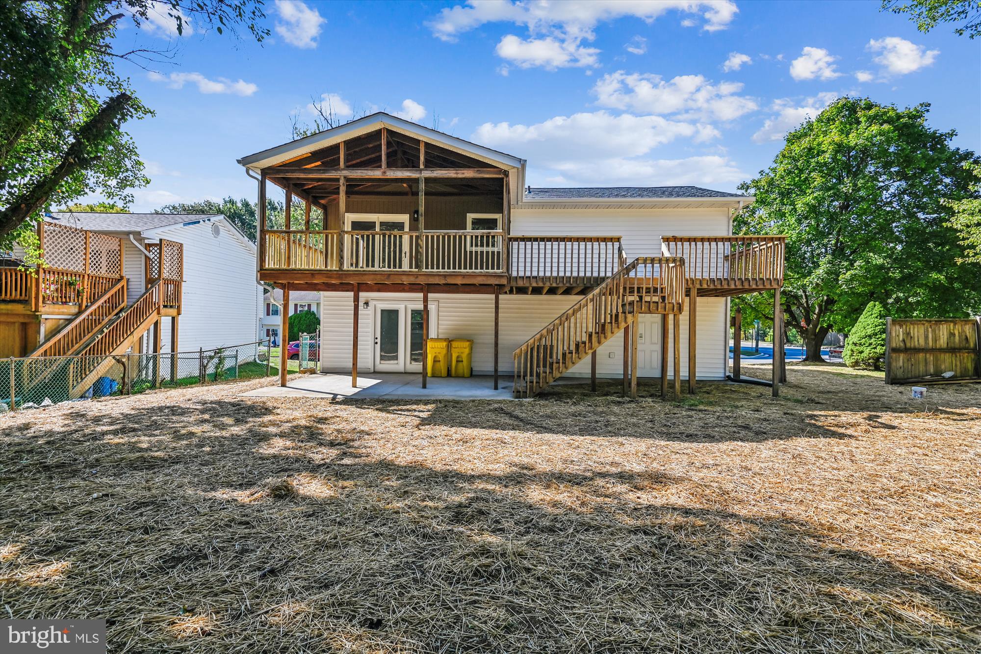 982 SUMMER HILL DRIVE
