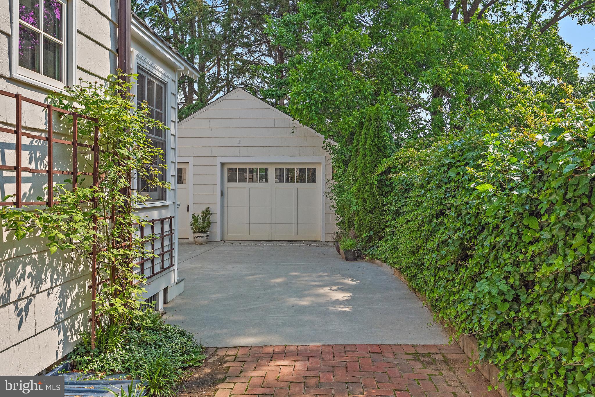 HISTORIC DISTRICT - Residential