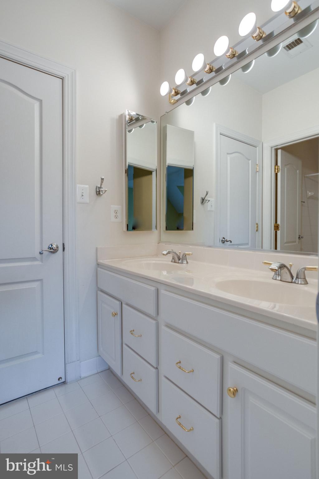 COLVIN MILL RUN - Residential Lease