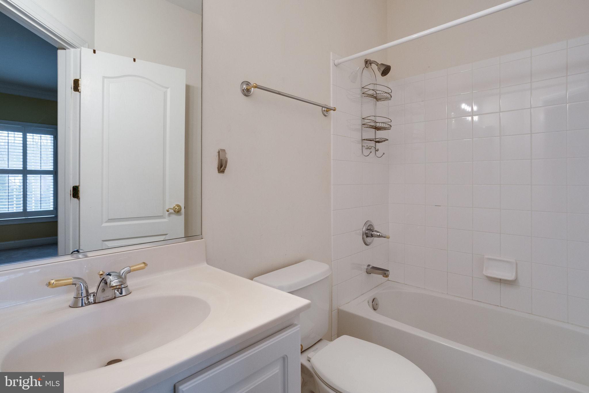 COLVIN MILL RUN - Residential Lease