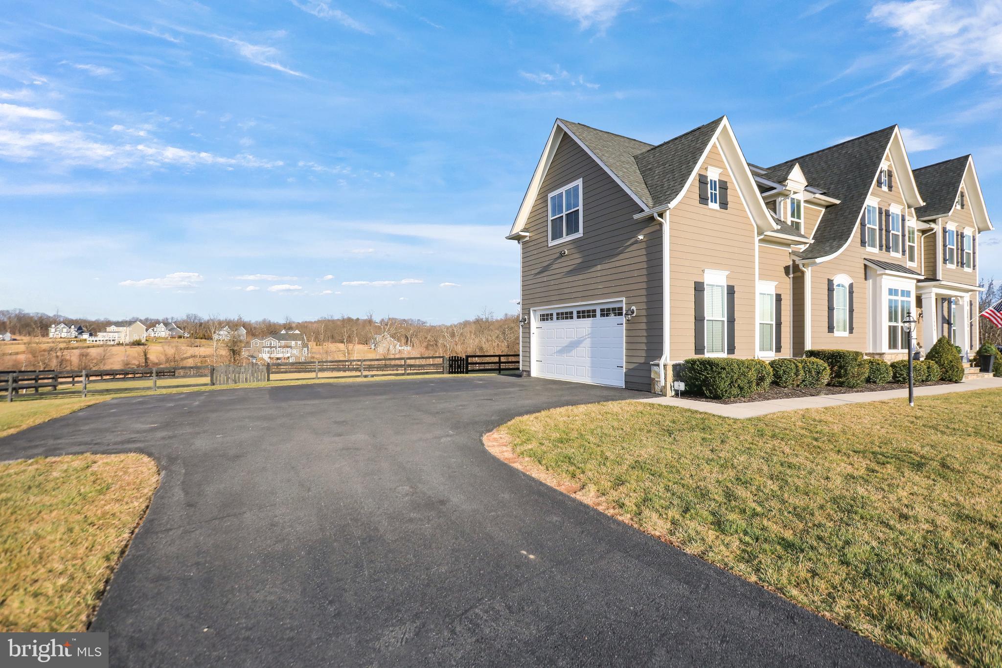 BLACK OAK CREEK - Residential