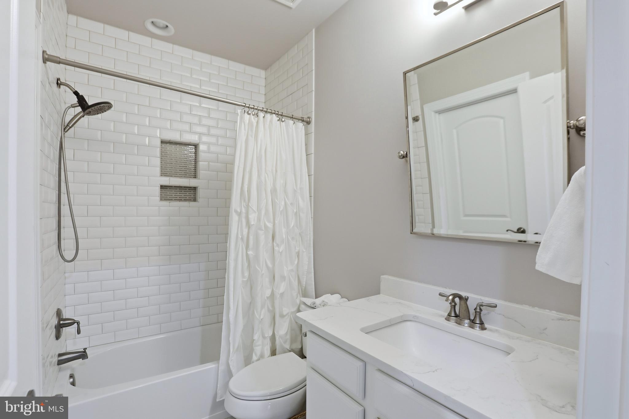 BLACK OAK CREEK - Residential