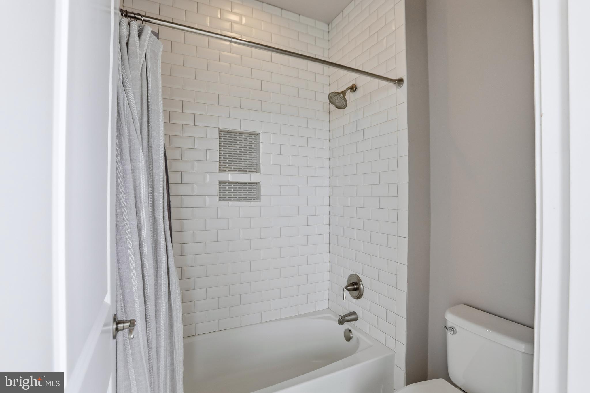 BLACK OAK CREEK - Residential