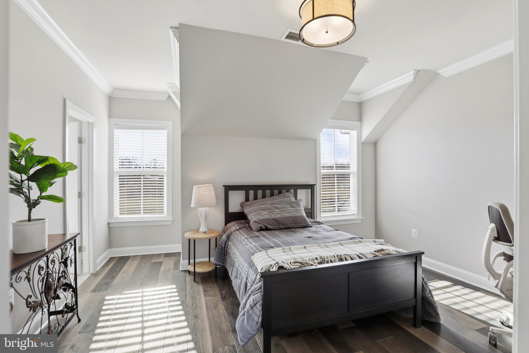 BLACK OAK CREEK - Residential