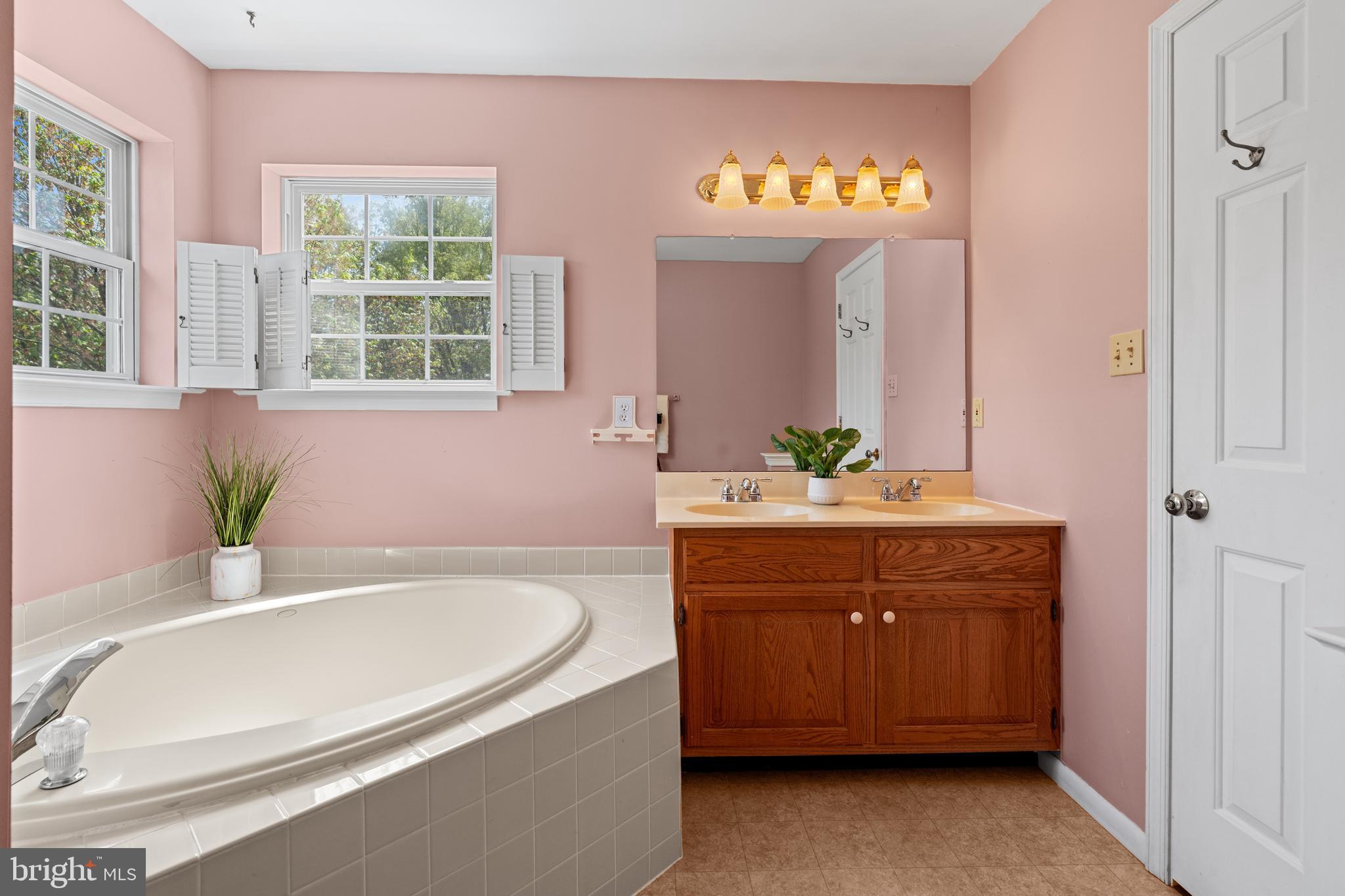 KINGSCOTE - Residential