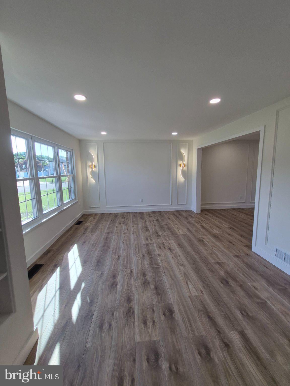 1437 SCARLET OAK ROAD