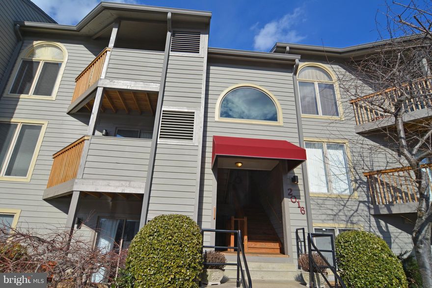 Reduced $94,000 since March 2017!  Spectacular Chesapeake Bay views to the Bay Bridge and beyond!  This penthouse unit has a loft for office or third bedroom.  The kitchen is practically a piece of art, with custom cabinetry and a curved granite counter.  Inside the community, enjoy two pools, tennis courts, sandy beach, restaurant, marina, walking paths and much more.  You'll be loving life!