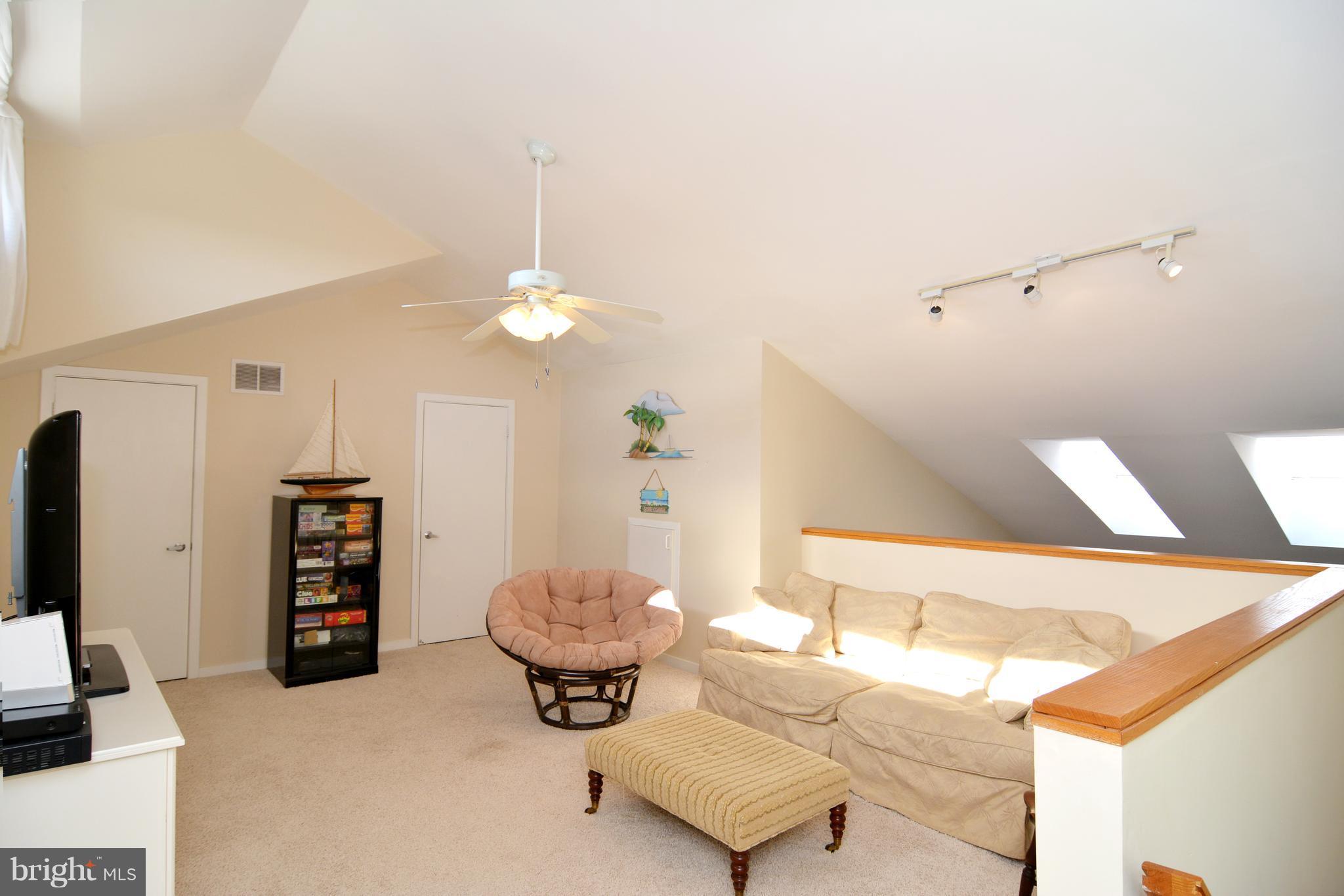 VILLAGE OF CHESAPEAKE HARBOUR - Residential