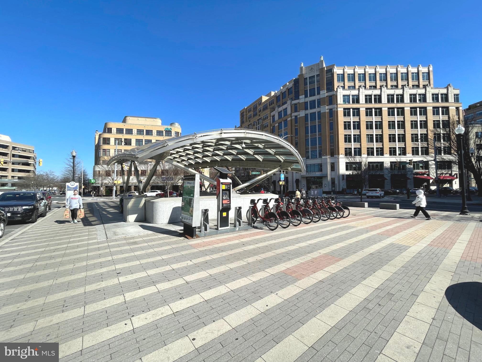 STATION SQUARE - Residential Lease