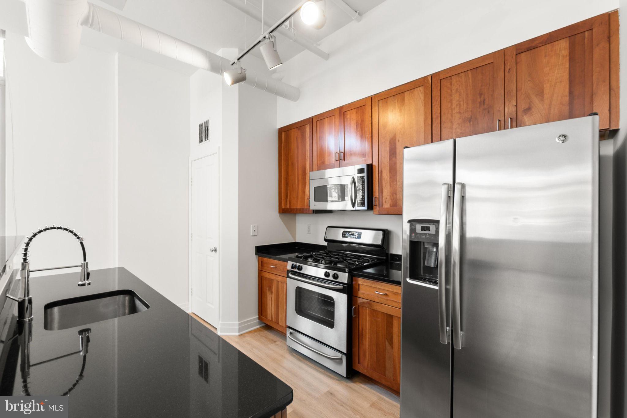 STATION SQUARE - Residential Lease