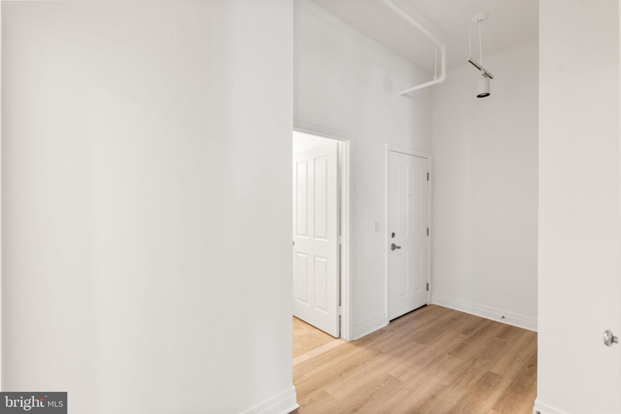 STATION SQUARE - Residential Lease