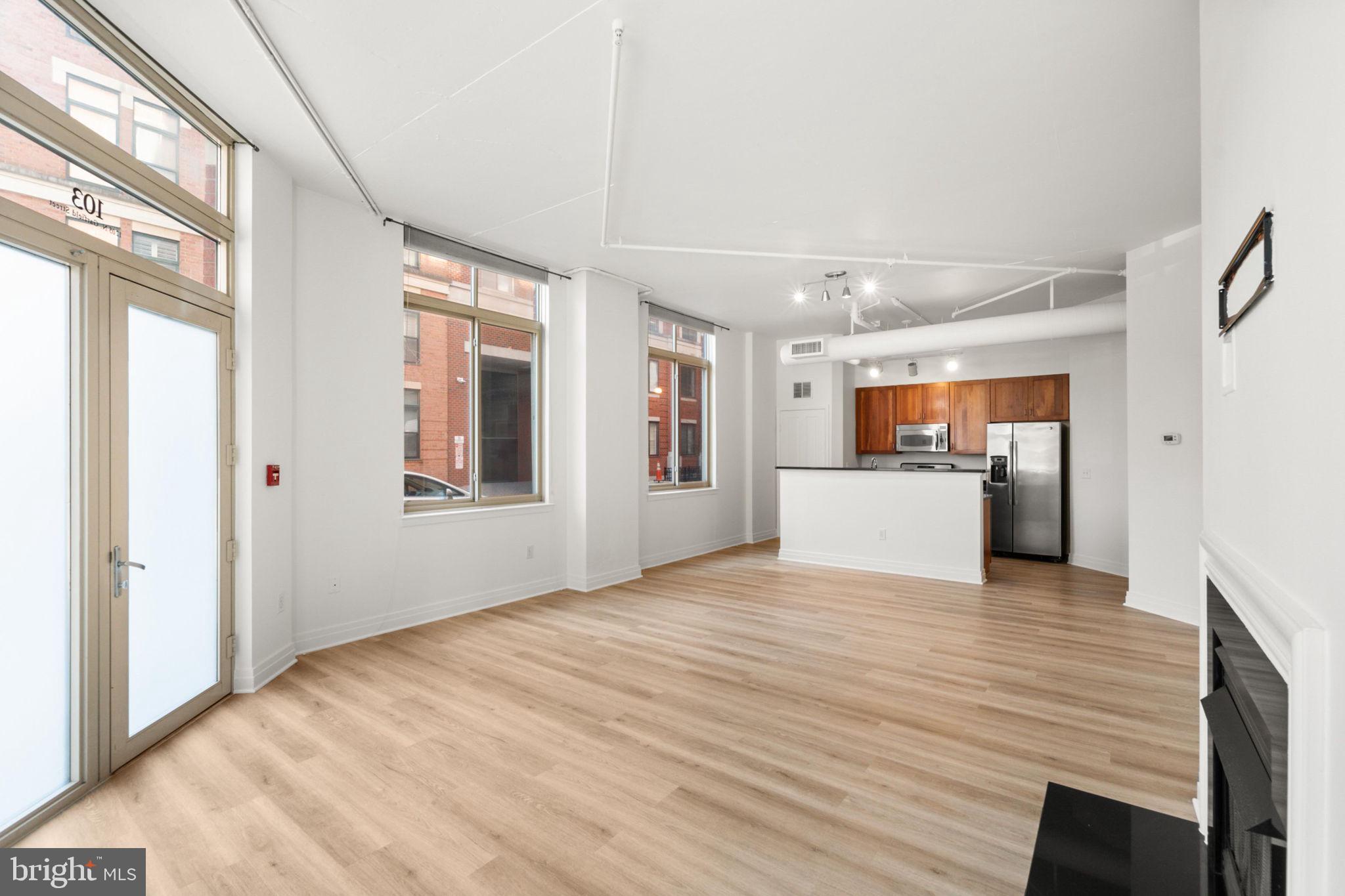 STATION SQUARE - Residential Lease