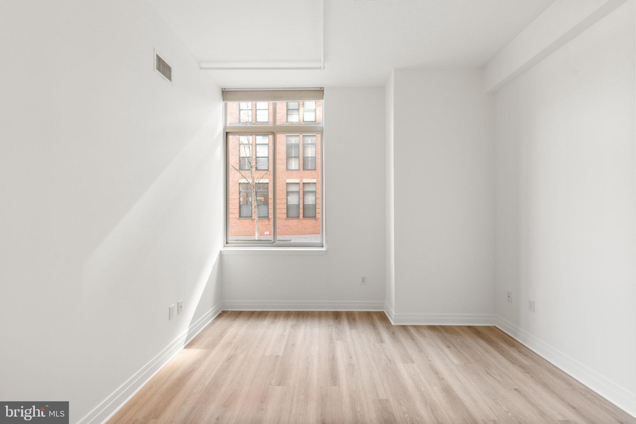 STATION SQUARE - Residential Lease