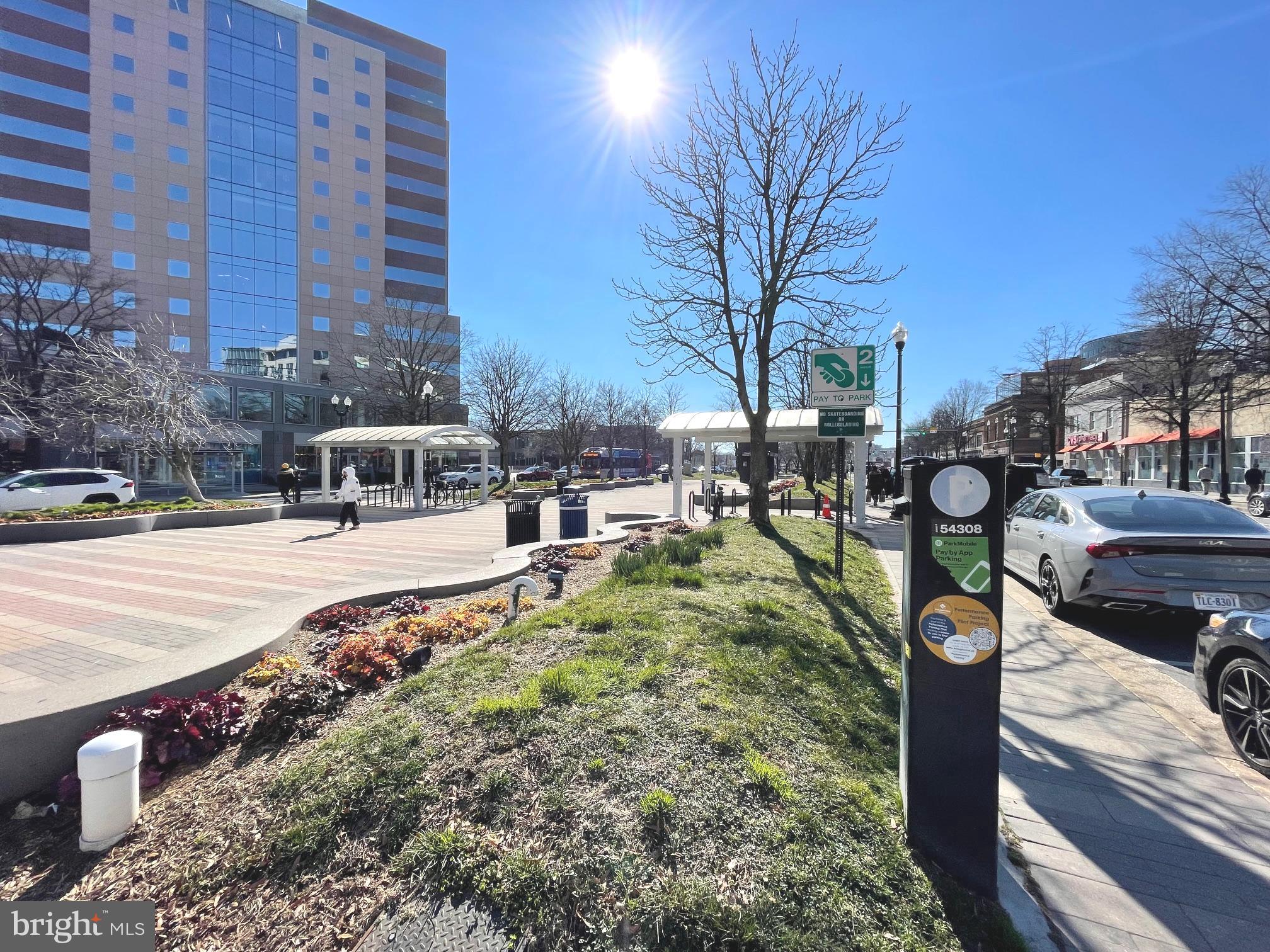 STATION SQUARE - Residential Lease