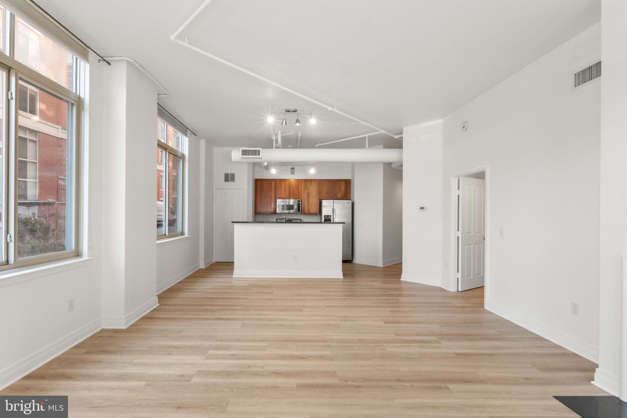 STATION SQUARE - Residential Lease