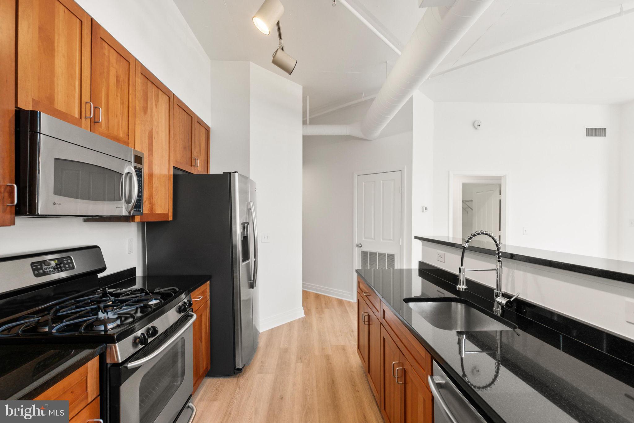 STATION SQUARE - Residential Lease