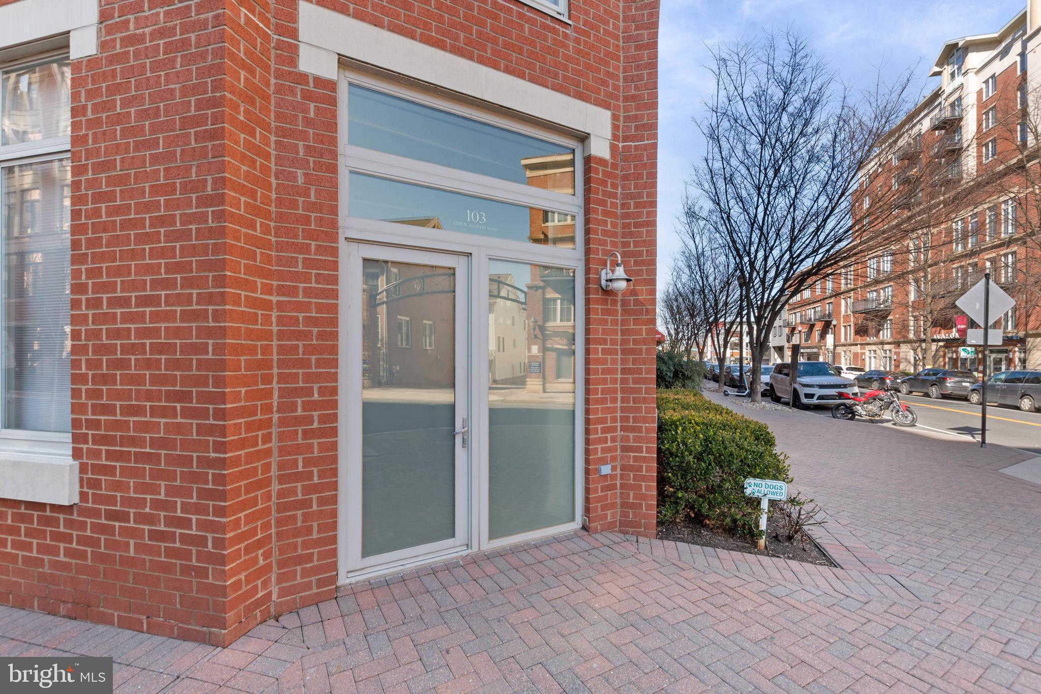 STATION SQUARE - Residential Lease