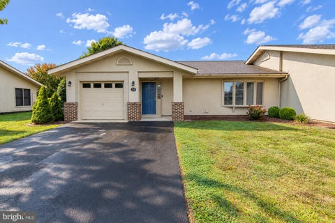 Townhouse For Sale - 155 Arrowhead Ridge<br/> HEDGESVILLE, WV 25427