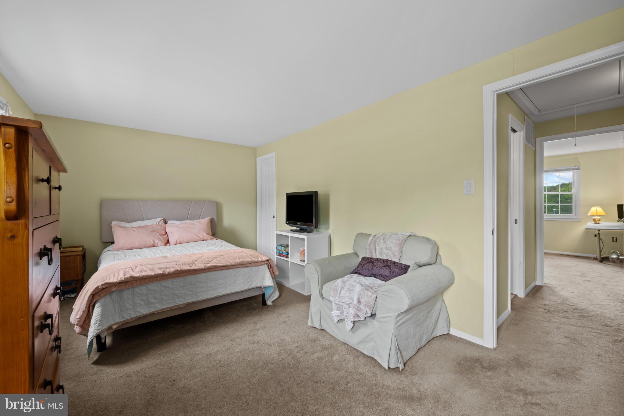 CROFTON SQUARE - Residential