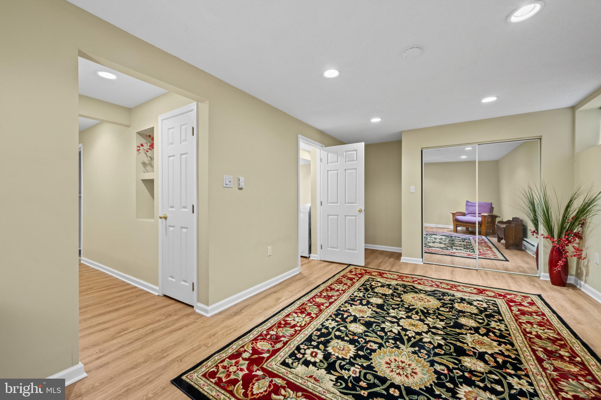 CROFTON SQUARE - Residential