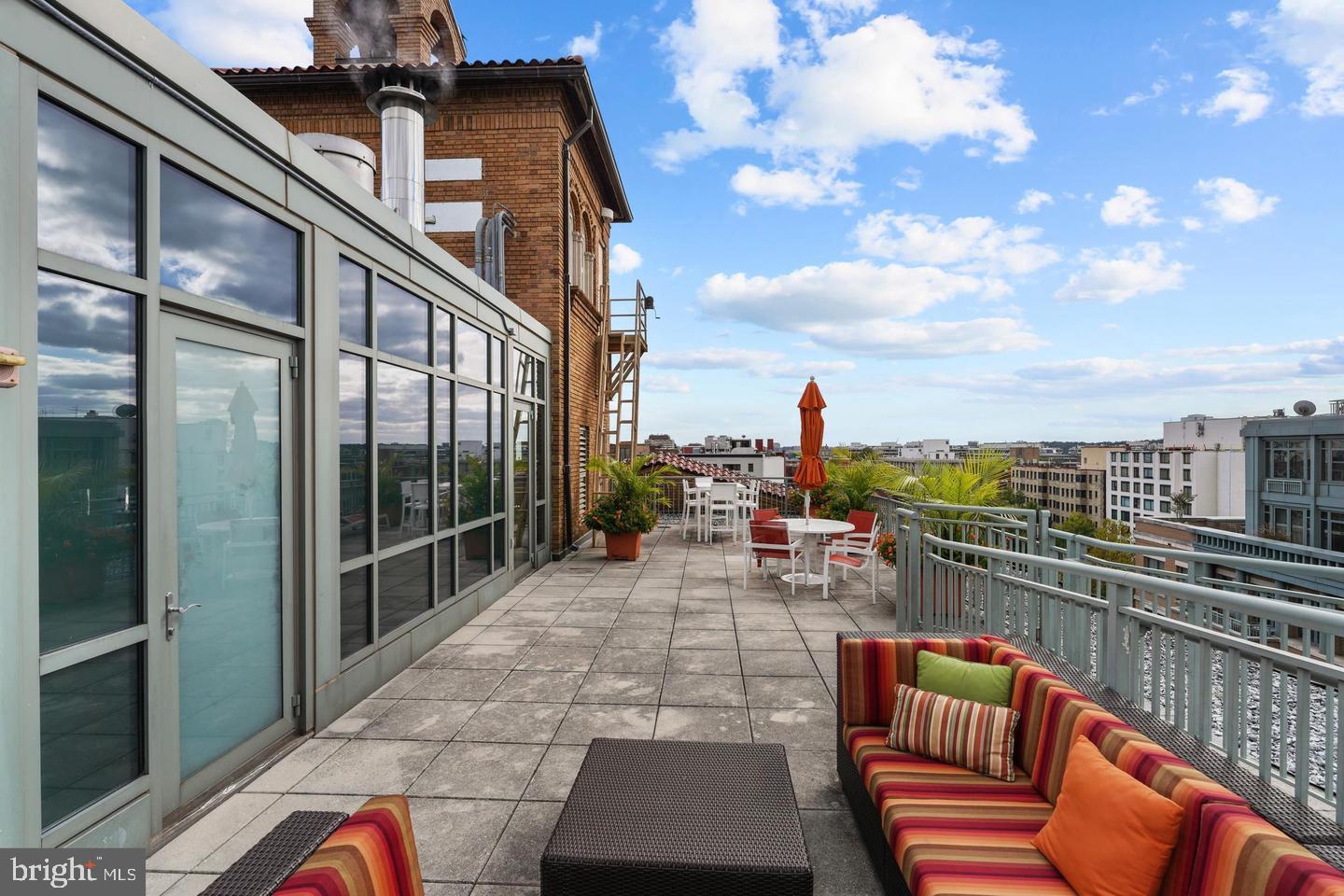 2425 L STREET NW 239