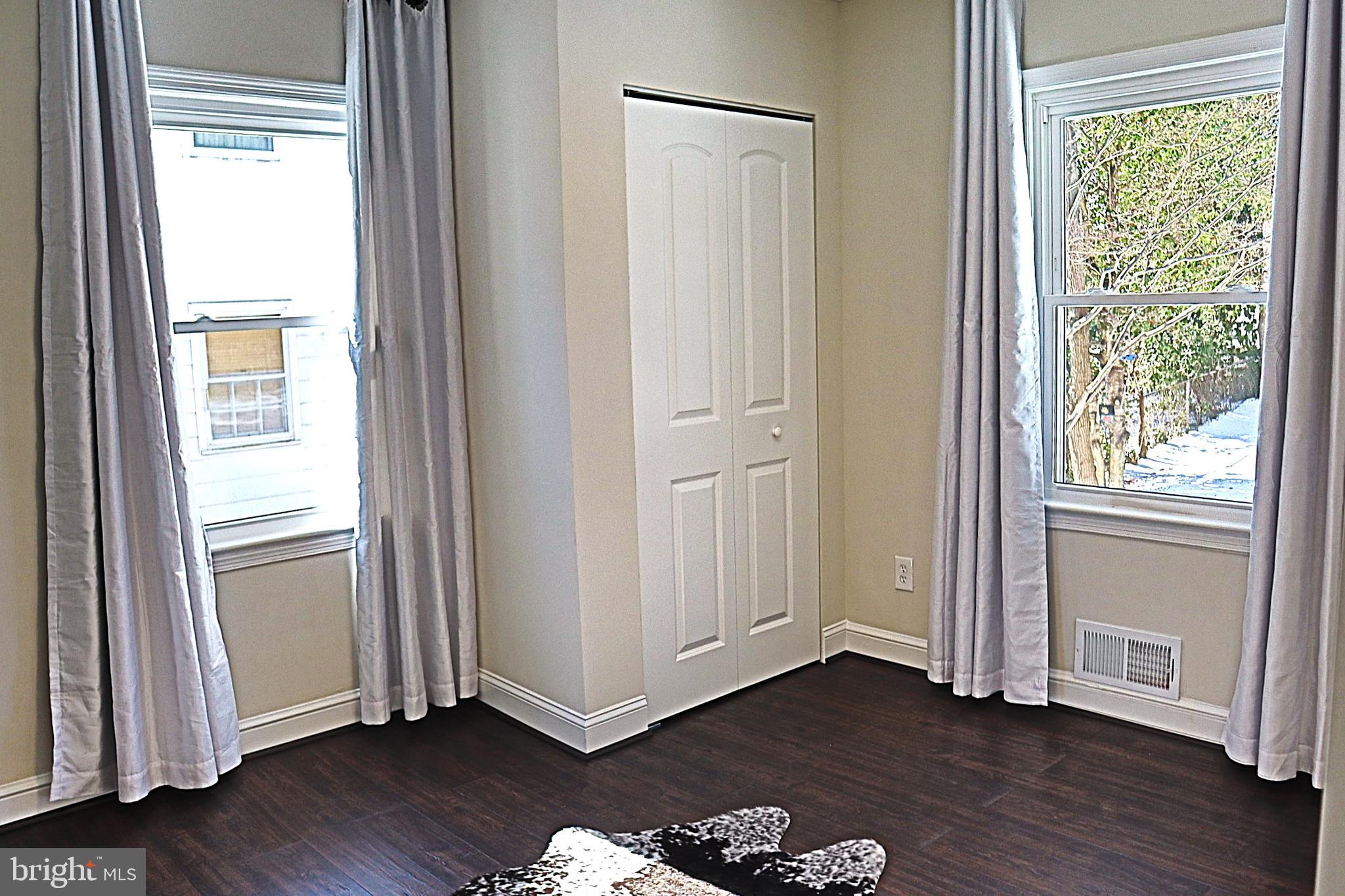 COUNTRY CLUB PARK - Residential