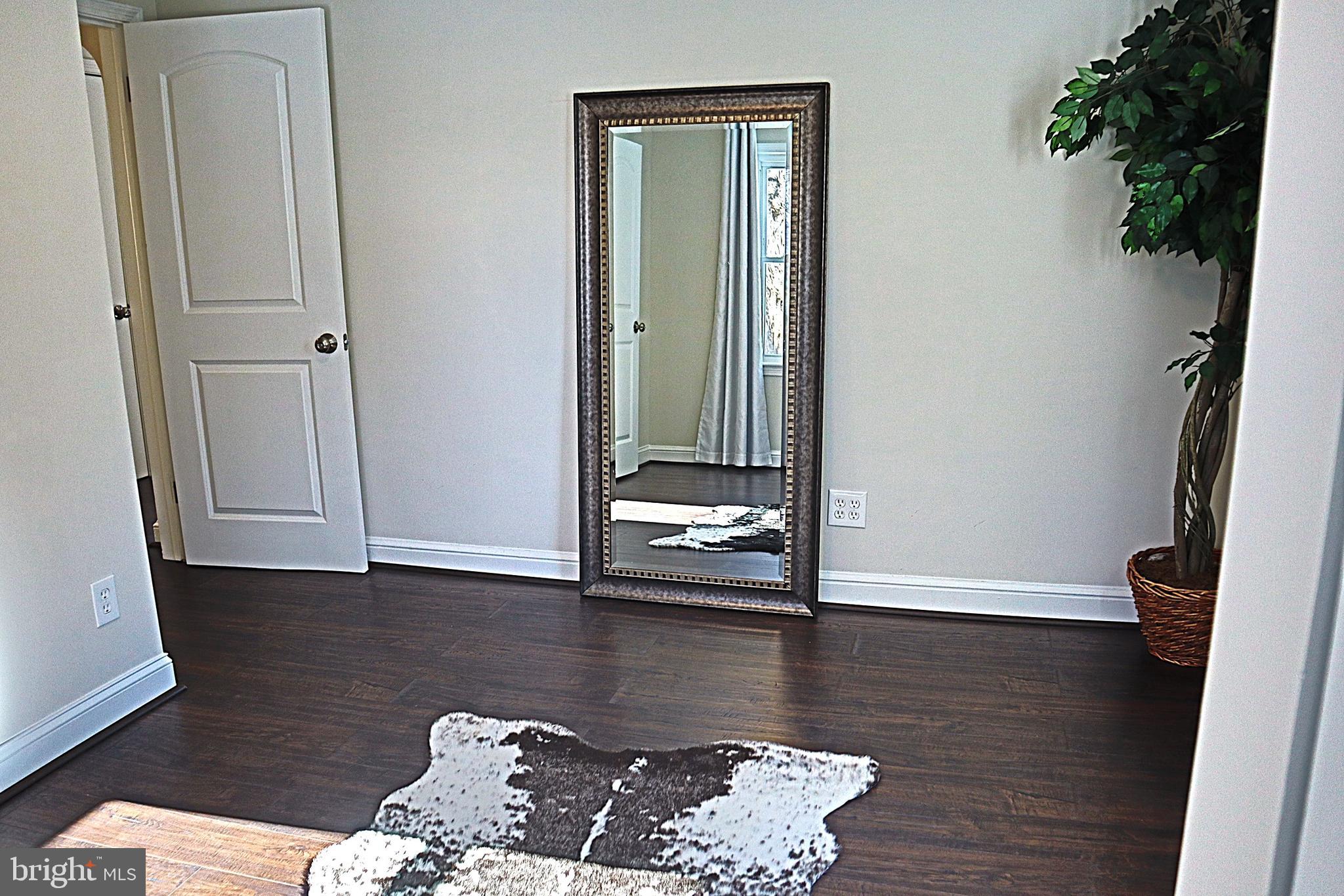 COUNTRY CLUB PARK - Residential