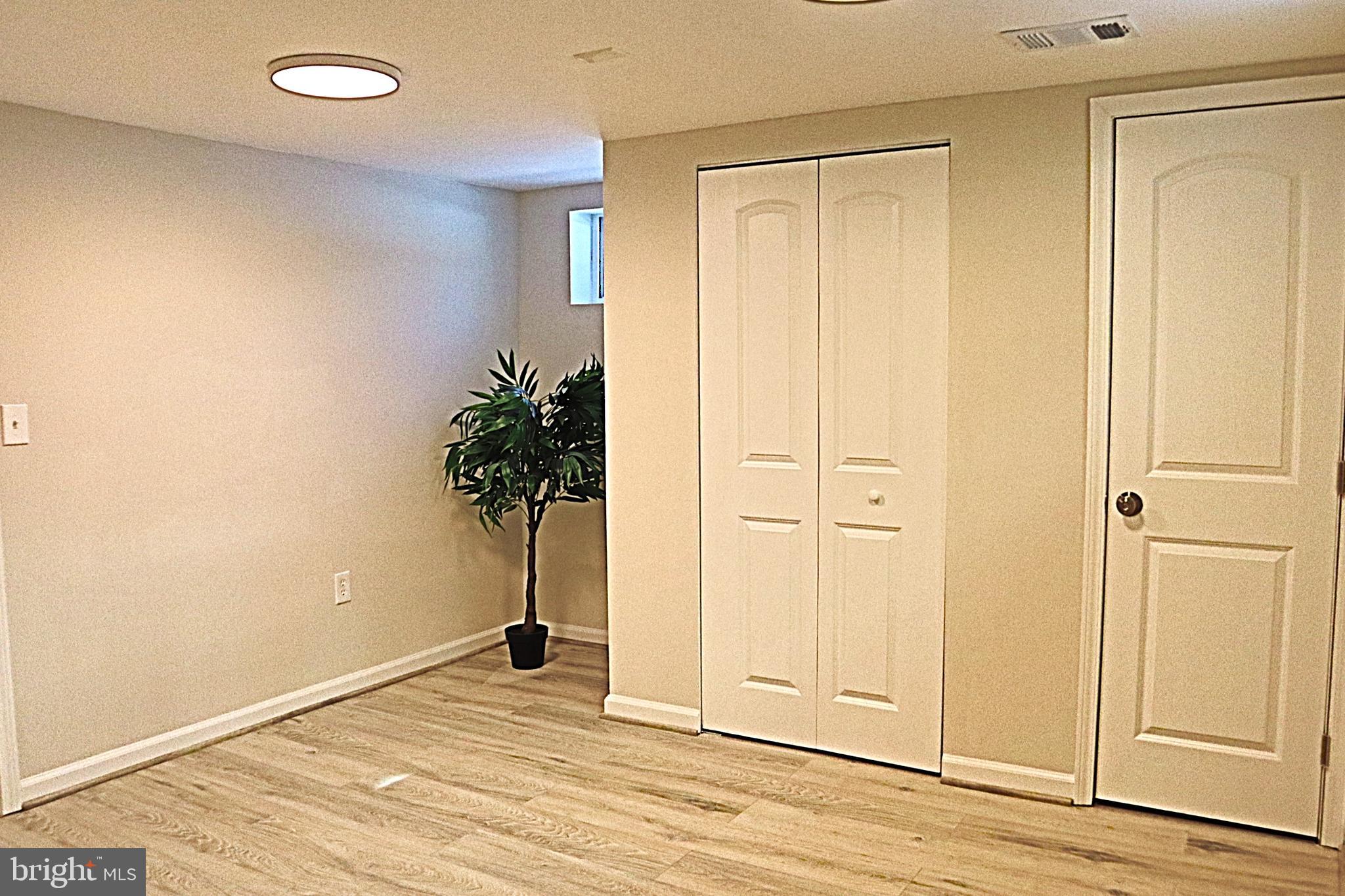 COUNTRY CLUB PARK - Residential