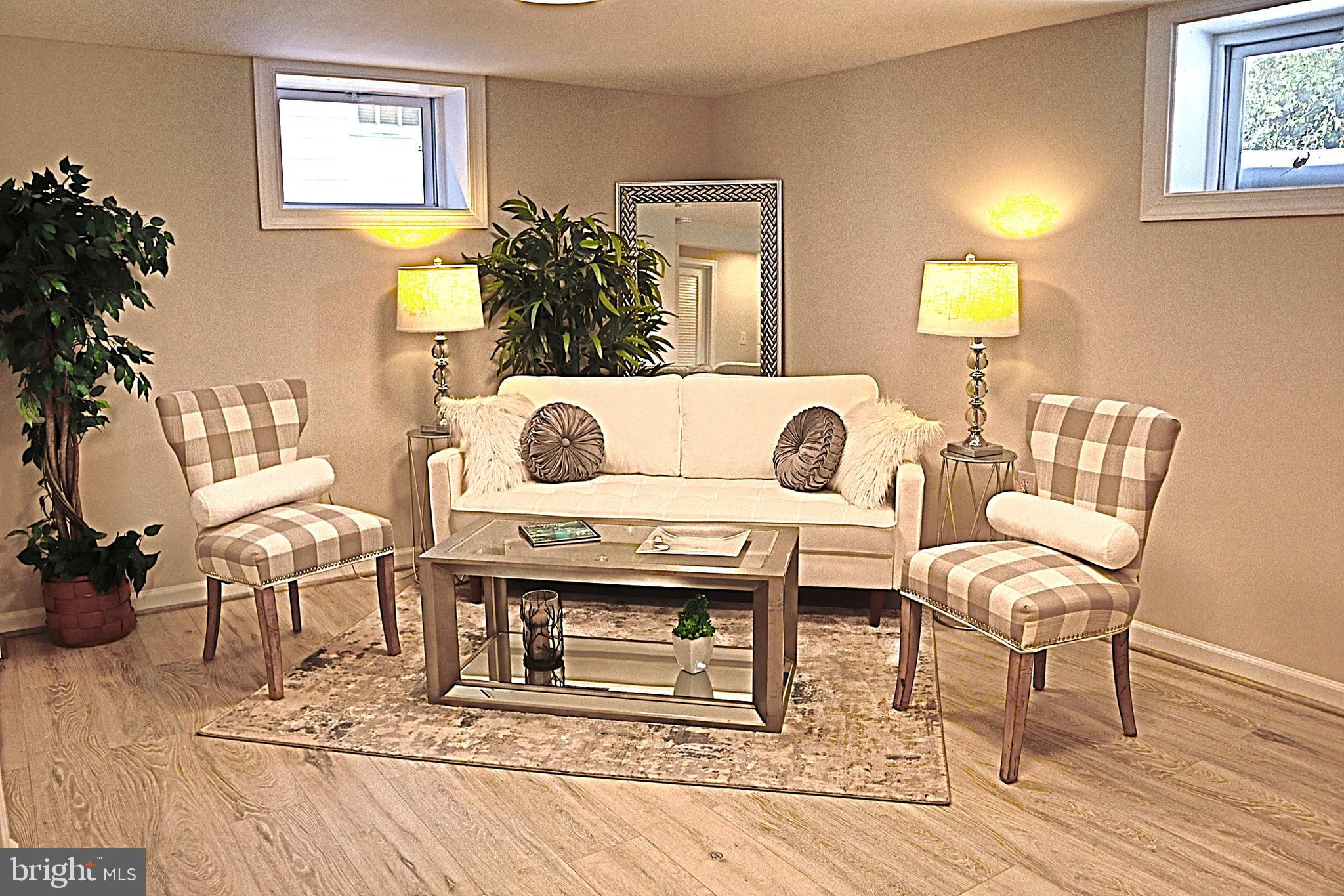 COUNTRY CLUB PARK - Residential