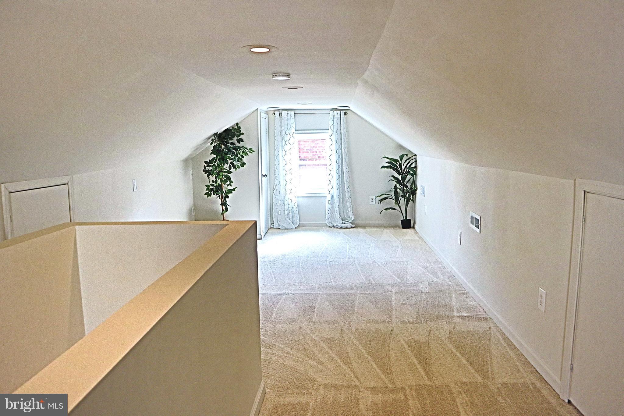 COUNTRY CLUB PARK - Residential