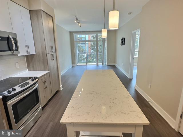 NATIONAL HARBOR - Residential Lease