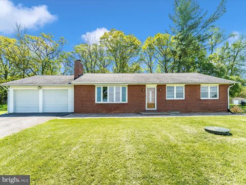 2833 RODERICK ROAD FREDERICK MD 21704