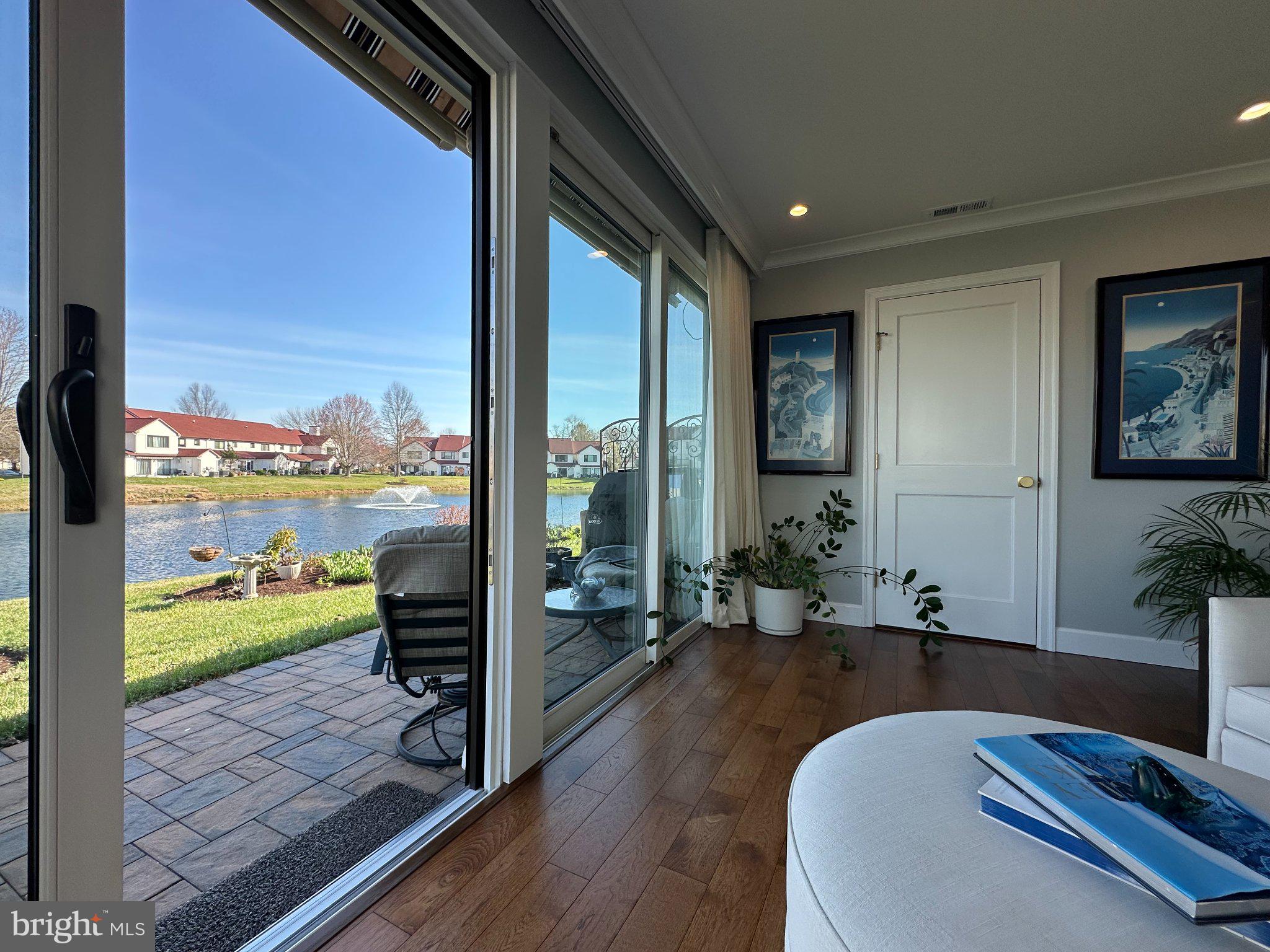 QUEENS LANDING - Residential