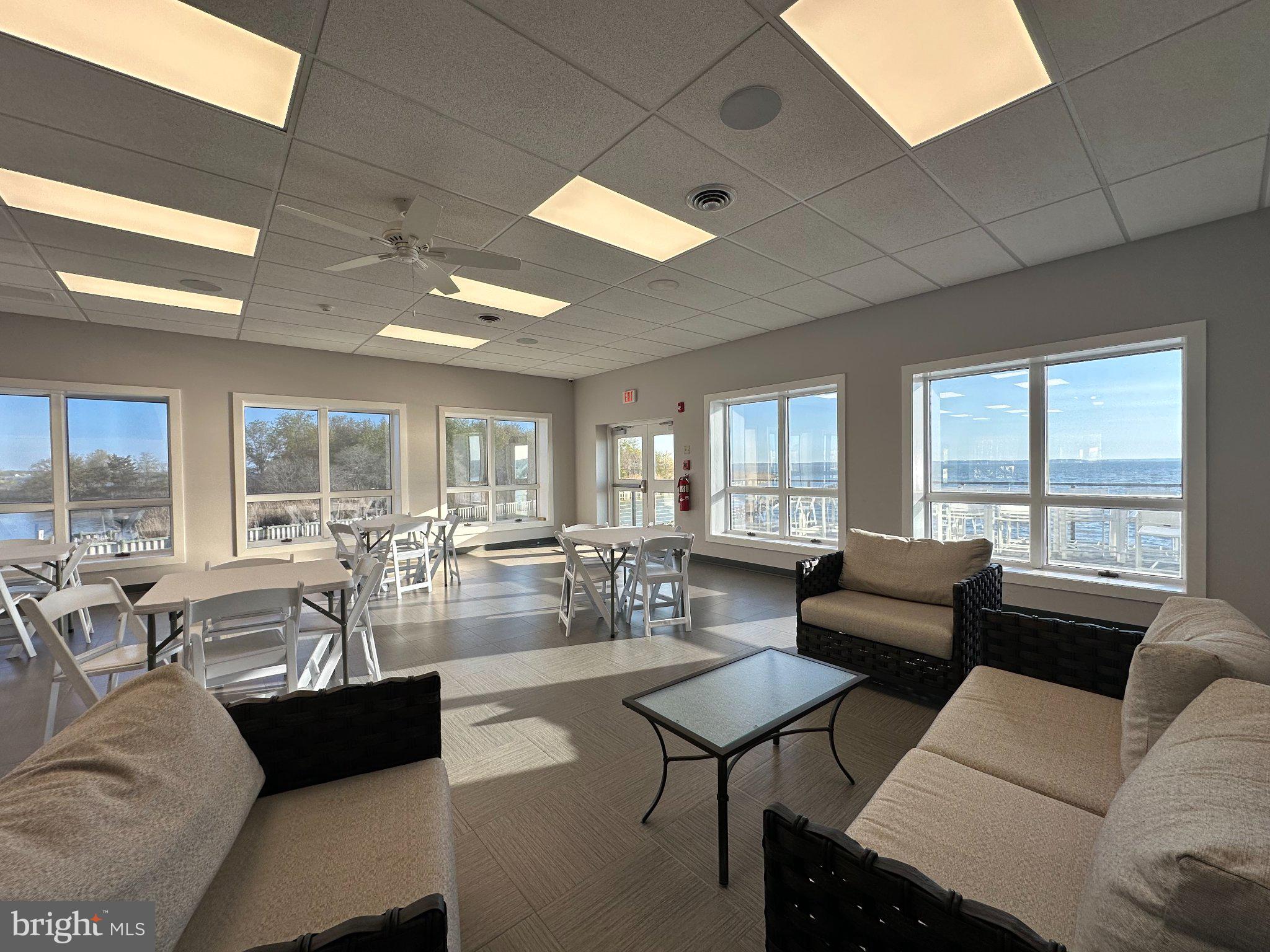 QUEENS LANDING - Residential