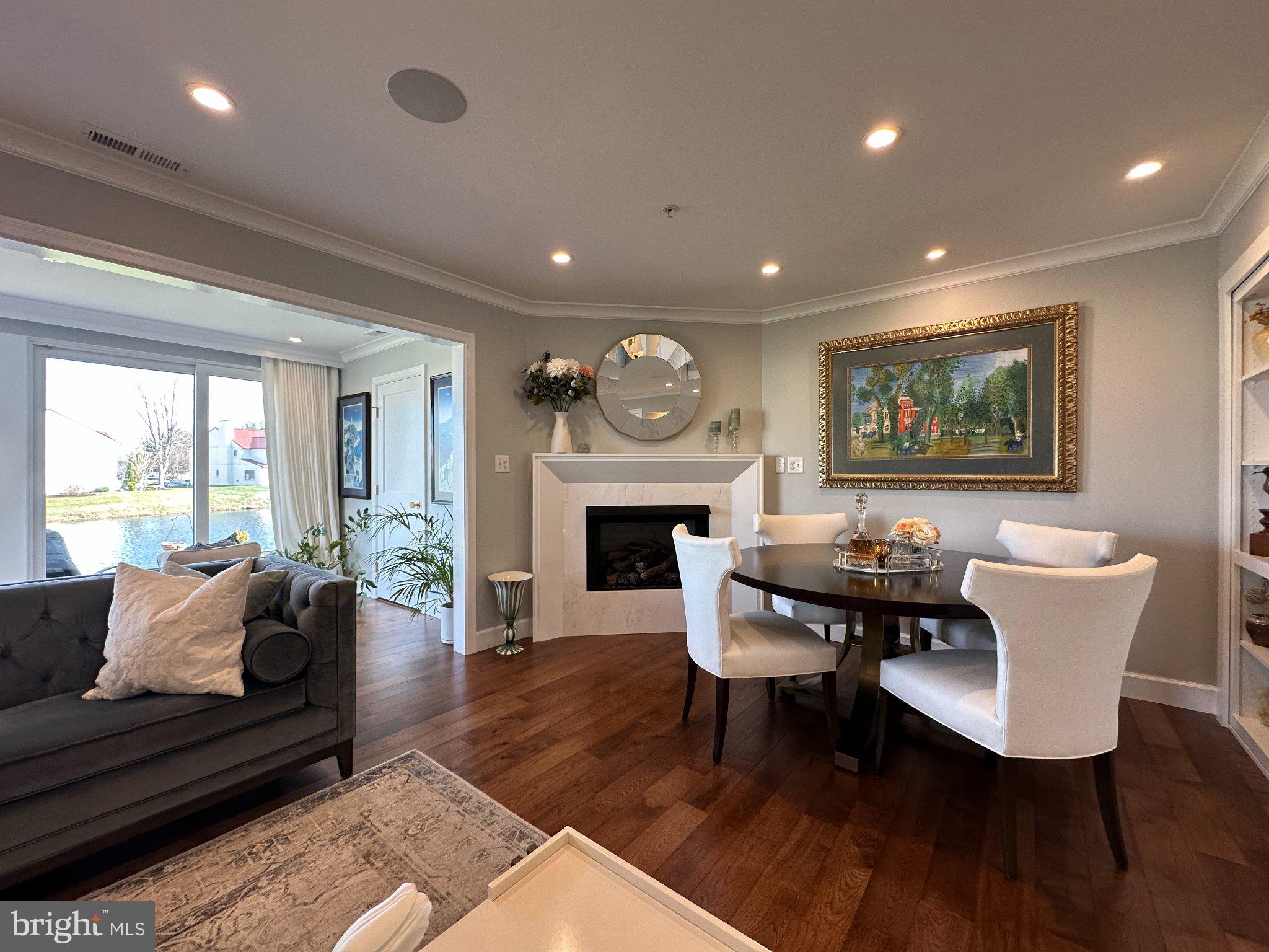 QUEENS LANDING - Residential