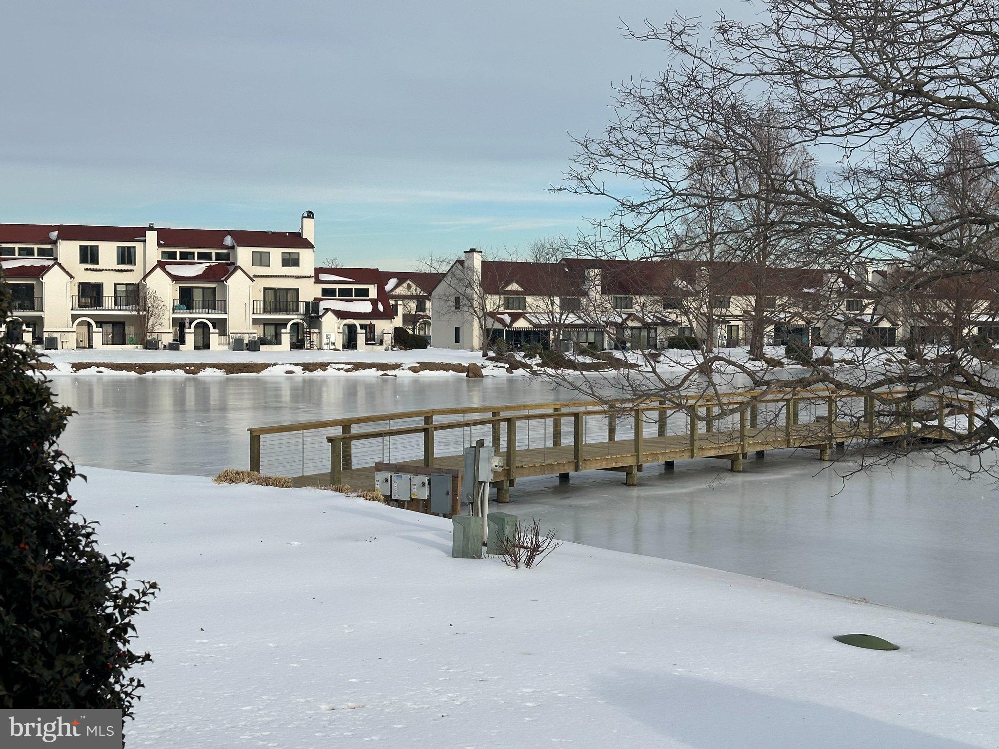 QUEENS LANDING - Residential