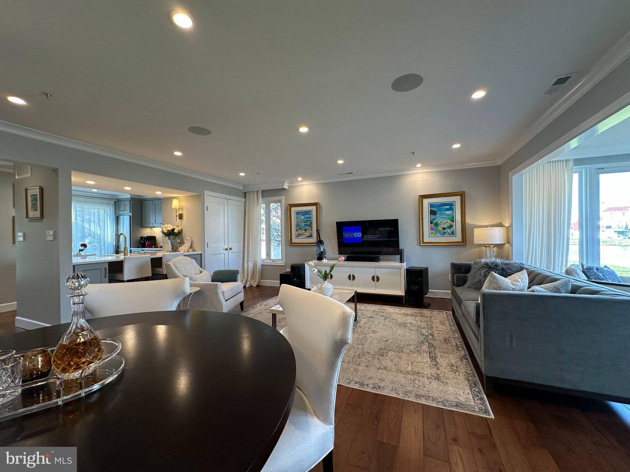 QUEENS LANDING - Residential