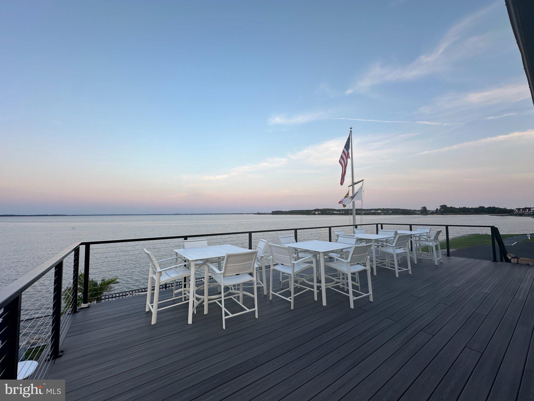 QUEENS LANDING - Residential