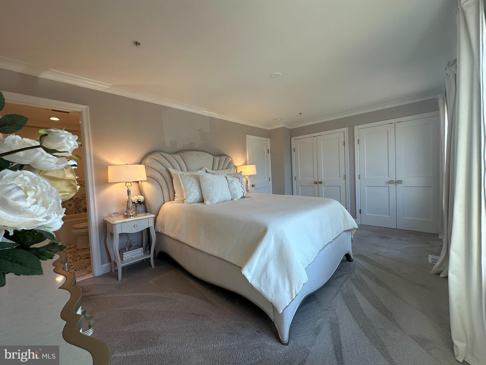 QUEENS LANDING - Residential