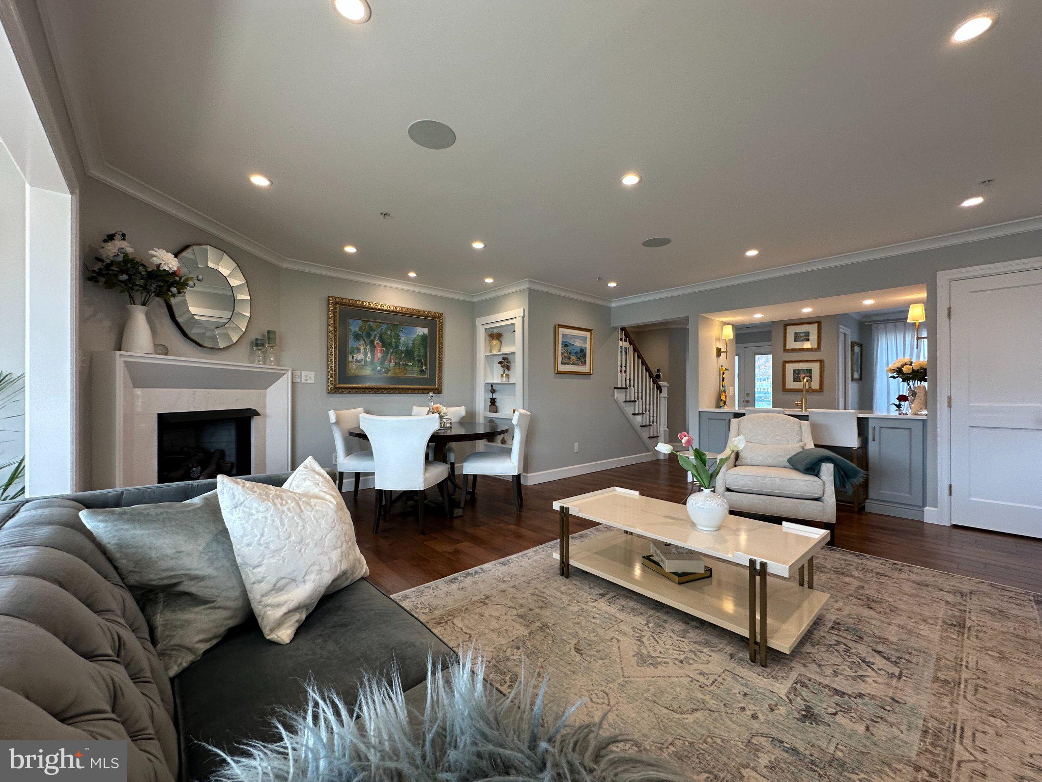 QUEENS LANDING - Residential